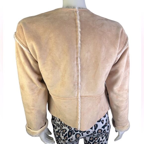 Faux Shearling Waist Coat from Banana Republic a Fall Fav! Like New Condition S - Picture 2 of 5